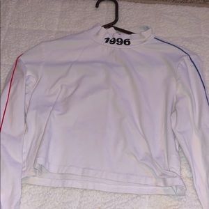 Cropped long sleeve, short turtle neck